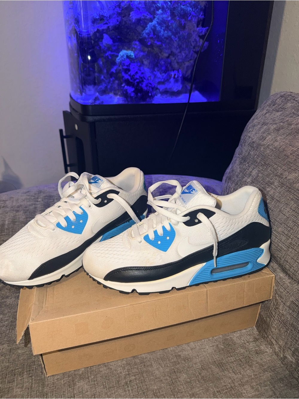 Nike Air Max 90 EM White / Black / Laser Blue Men’s Size 9